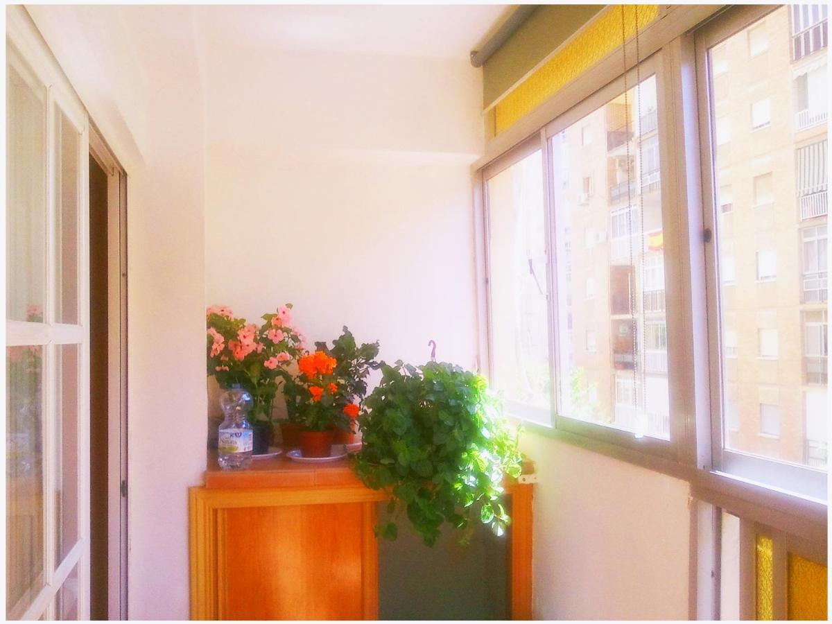 Bonito apartamento céntrico y cerca de la playa. Málaga Exterior foto